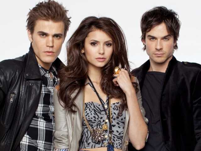 Актриса Нина Добрев