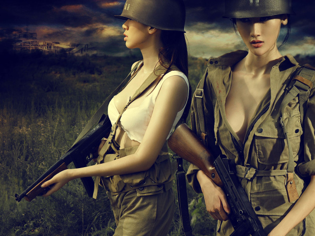 Азиатки в военной форме