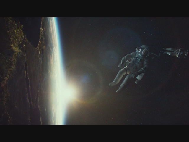 Отличный фильм Гравитация