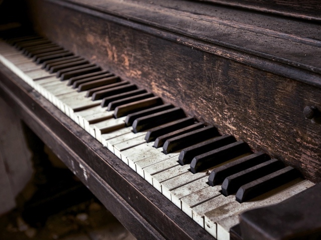 Kлавиши в пыли