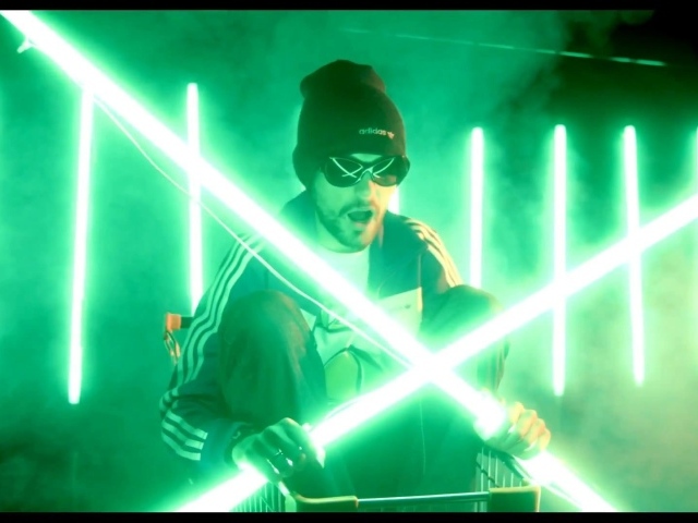 Noize MC с световыми мечами