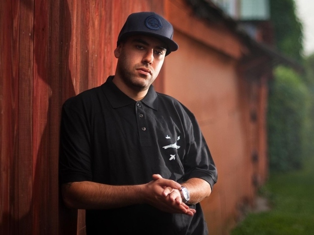 SLIM во дворе