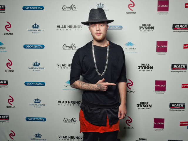 Молодой певец Егор Крид