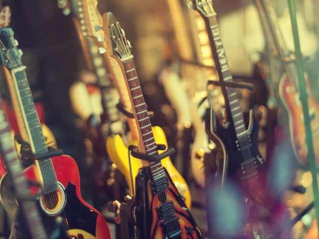 Электро гитары в магазине