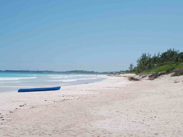 Розовый пляж островов Харбор на Багамских островах
