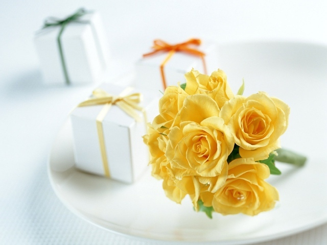 Желтые розы 