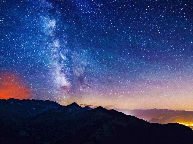 Горы на фоне Млечного пути