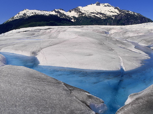 Горный ледник на Аляске