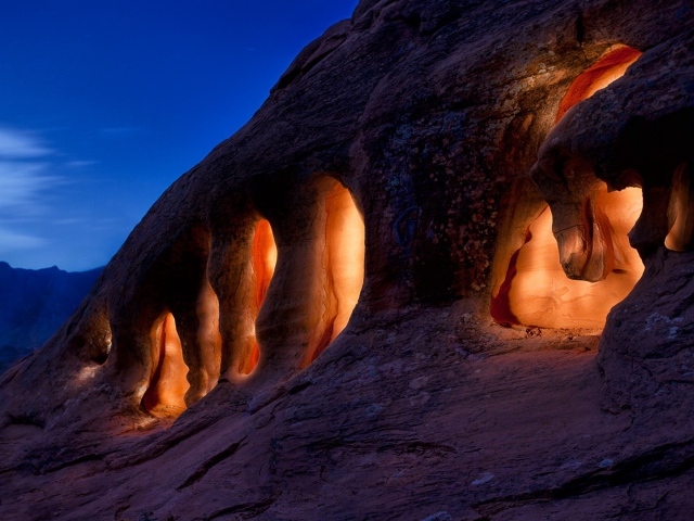 Свет в пещерах