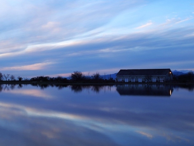 Дом на берегу озера