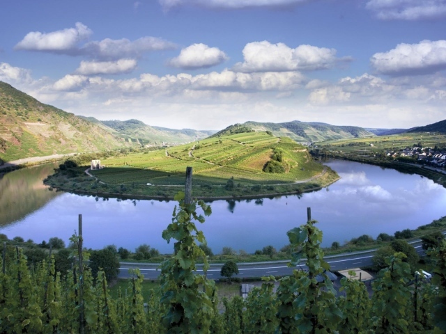 Очень красивое горное озеро