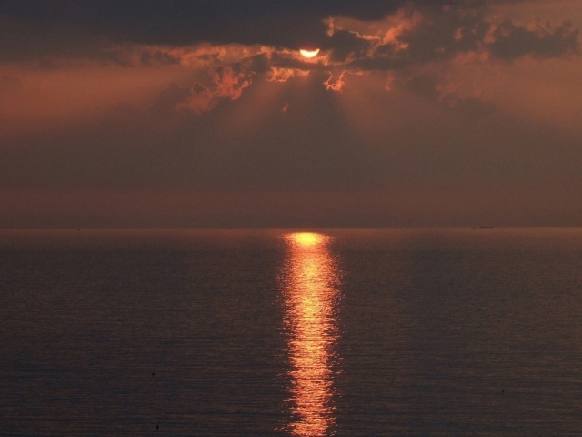 Закат в море