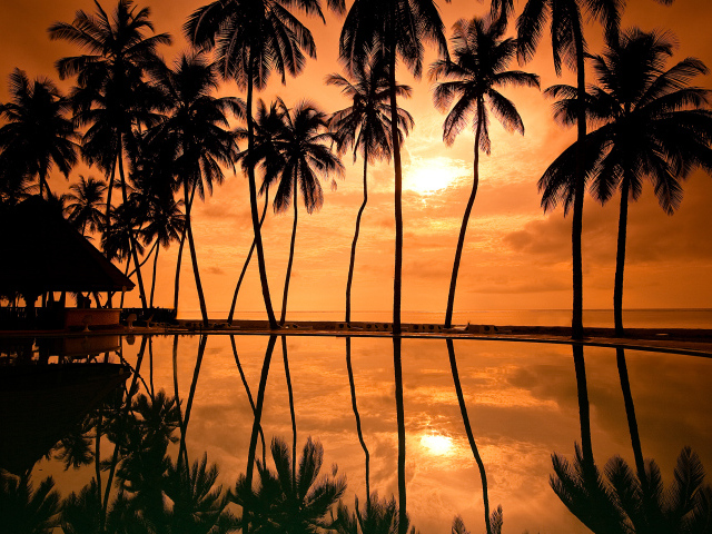 Закат у бунгало