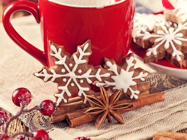 Теплый напиток с печеньем на Новый год 2015