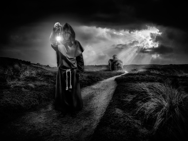 Монах на тропе