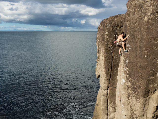 Экстремальный спорт на скале