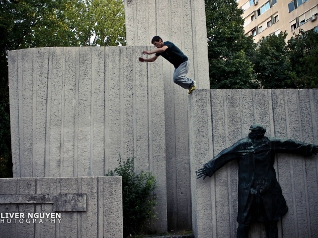 Паркур на памятнике