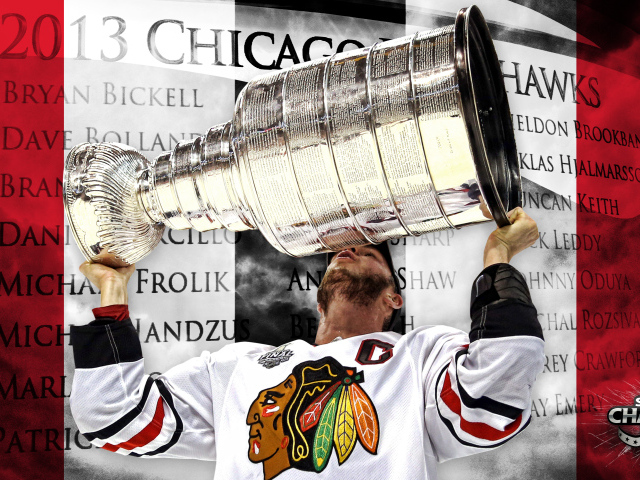 Хоккеист Джонатан Тэйвз и его трофей