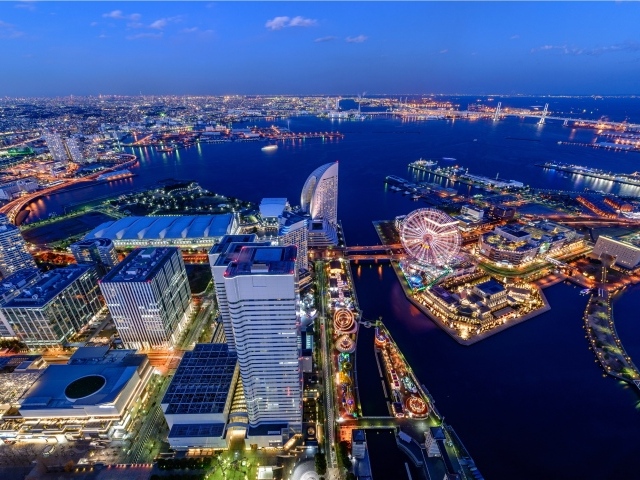 Вечерний город в Японии