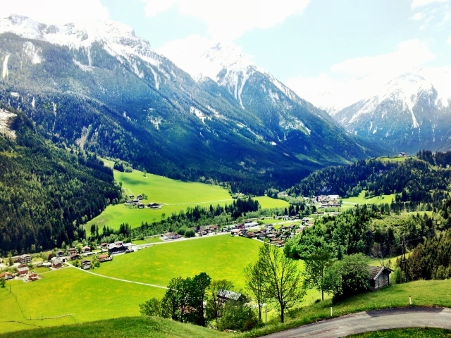 Альпийские луга на курорте Цель-ам-Зее, Австрия