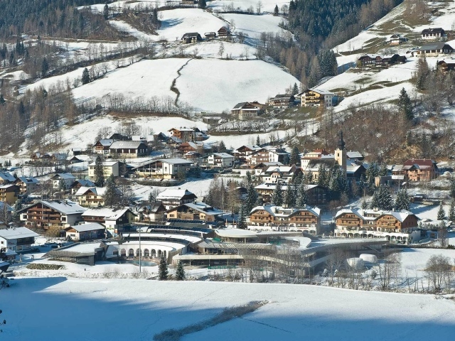 Город на горнолыжном курорте Бад Кляйнкирххайм, Австрия