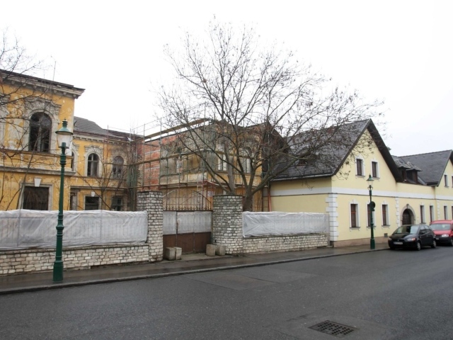 Городская улица в городе Нойштифт, Австрия