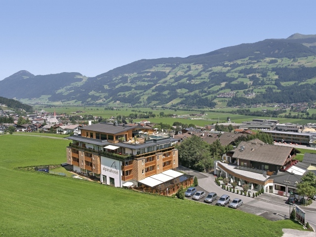 Панорама на курорте Тельфс-Бюхен, Австрия