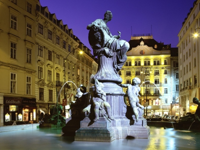 Скульптура с фонтаном в городе Вена, Австрия