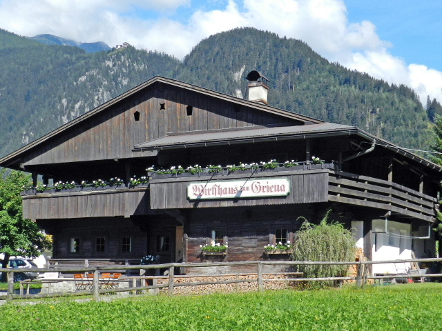 Деревянное здание на горнолыжном курорте Майрхофен, Австрия