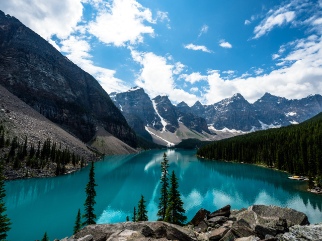 Озеро в национальном парке Банф, Альберта, Канада
