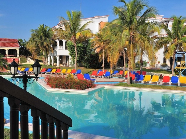 Отель на побережье на курорте Гуардалавака, Куба