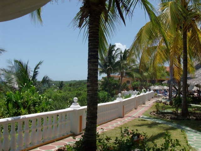 Терраса на курорте Гуардалавака, Куба