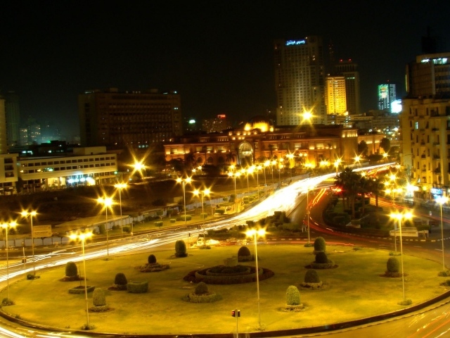 Тахрир ночью в Каире