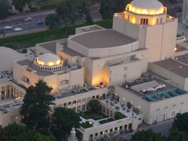 Здание оперы в Каире