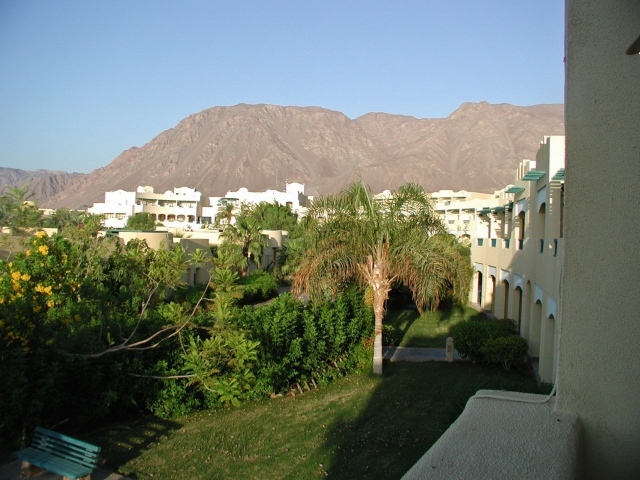Вид из окна отеля на курорте Таба, Египет