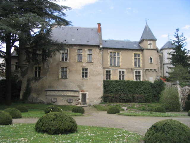 Старинный замок в городе Виши, Франция