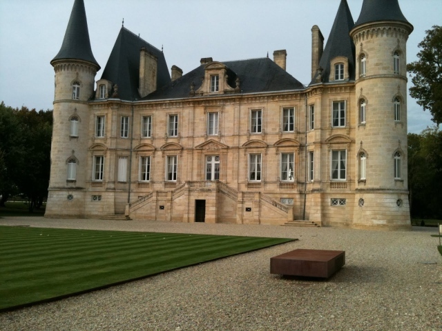 Замок в Бордо, Франция