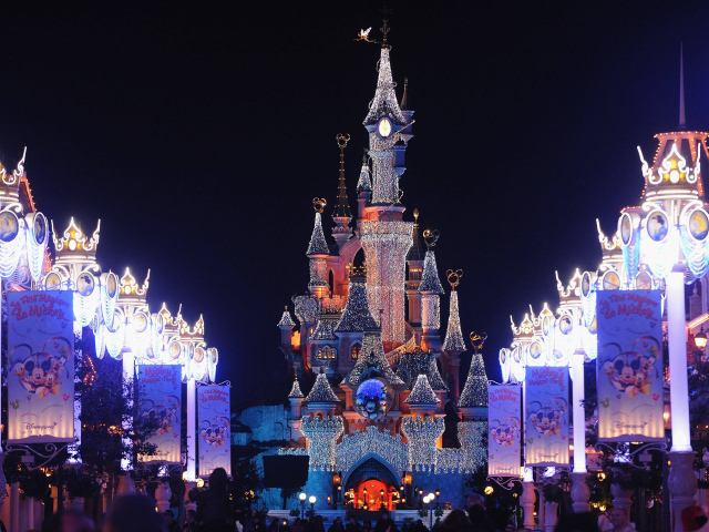 Рождество в Диснейленде, Франция