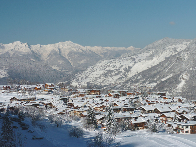 Город на горнолыжном курорте Куршевель, Франция