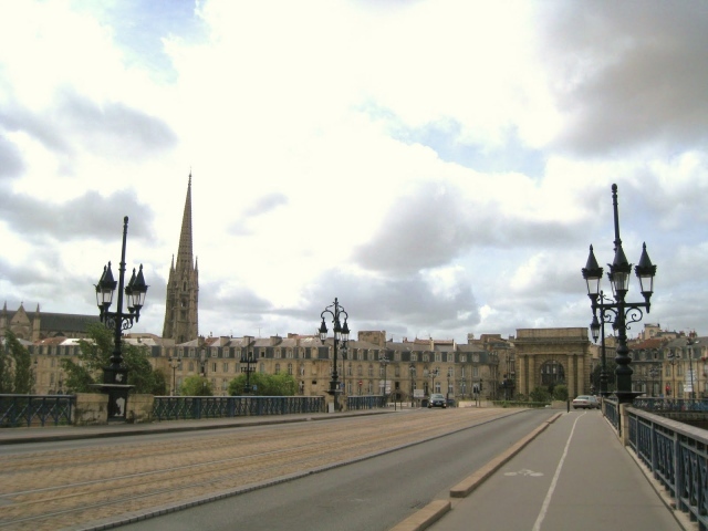 Городская улица в Бордо, Франция