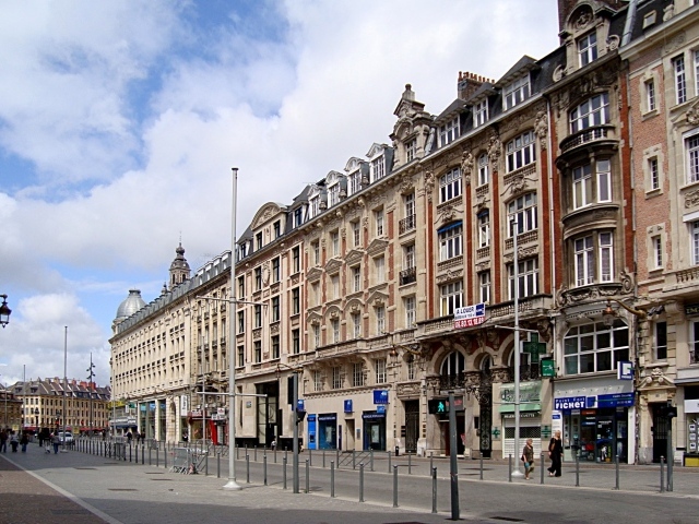 Городская улица в городе Лилль, Франция