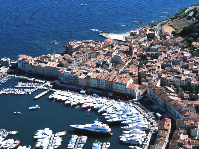 Город на курорте Сен-Тропе, Франция