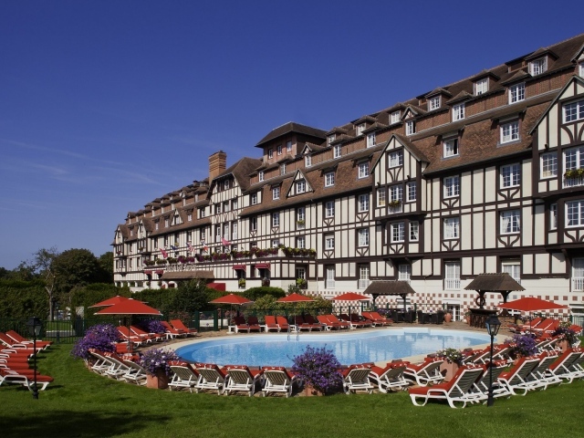 Роскошный отель на курорте Довиль, Франция