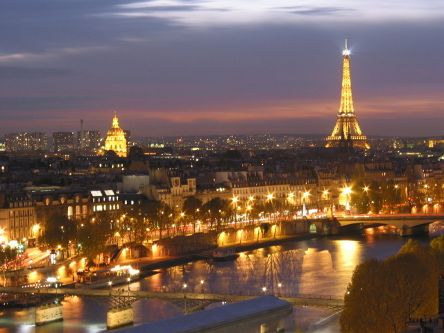 Ночные огни в Париже, Франция