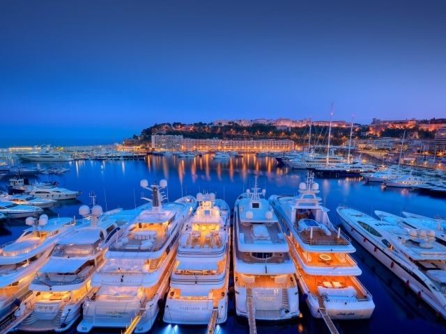 Ночной порт в Монако
