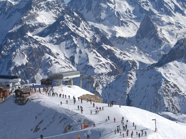 Лыжная база на горнолыжном курорте Мерибель, Франция