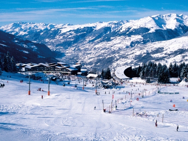 Лыжная трасса на горнолыжном курорте Лез Арк, Франция