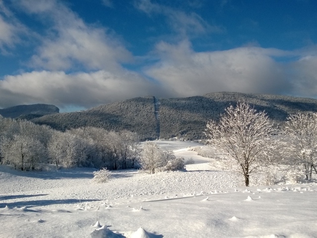 Заснеженные вершины на курорте Виллар-де-Ланс, Франция