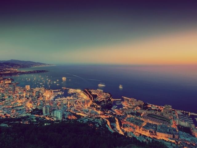 Закат над морем в Монако