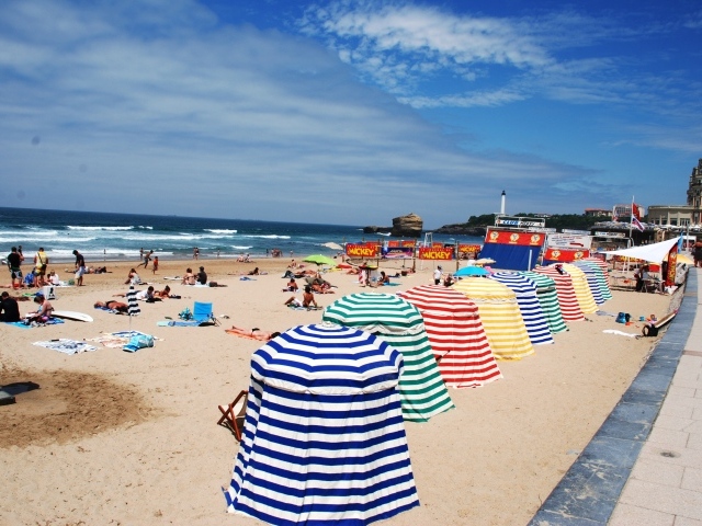 Пляж на курорте Биарриц, Франция